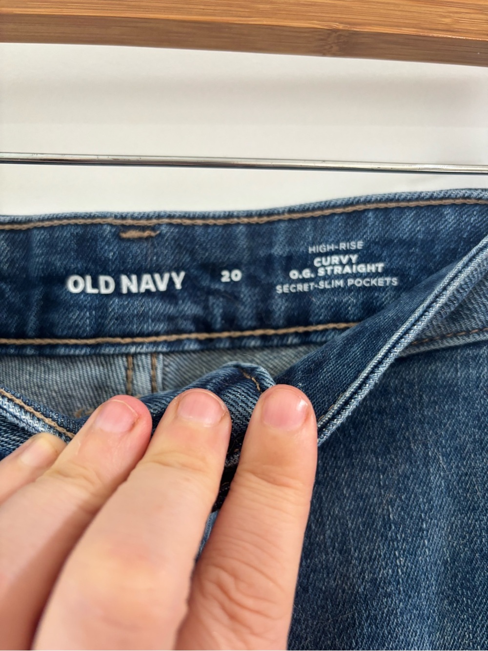Women’s Old Navy High Rise Curvy O.G. Straight Jeans - Picture 3 of 10
